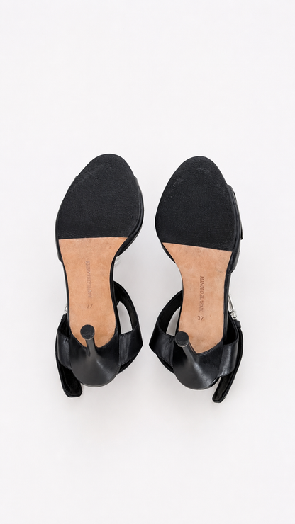 Manolo Blahnik Koyu Black Buckle Sandals (37 IT)