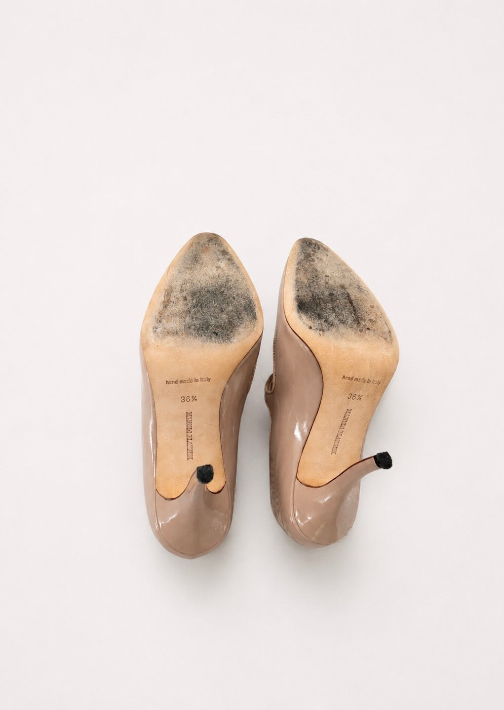 Manolo Blahnik Iconic Beige Patent Leather Mary Jane Curve Heels (36.5 IT)