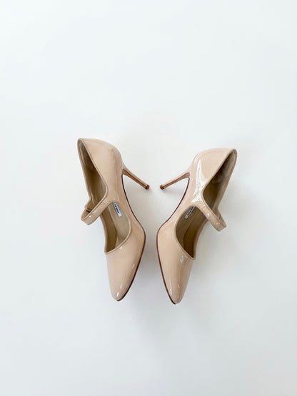 Manolo Blahnik Iconic Beige Patent Leather Mary Jane Heels (37 IT)