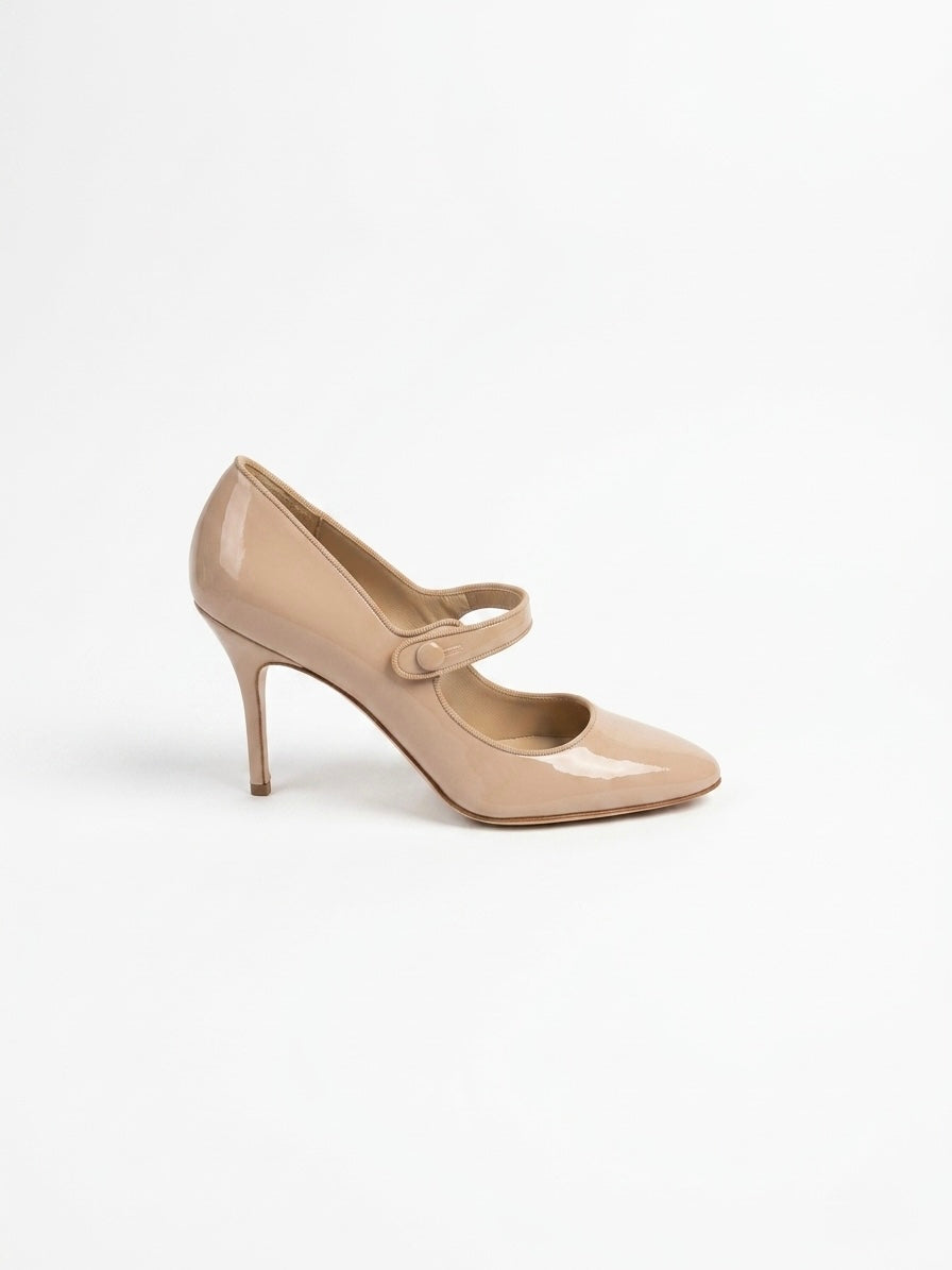Manolo Blahnik Iconic Beige Patent Leather Mary Jane Heels (37 IT)