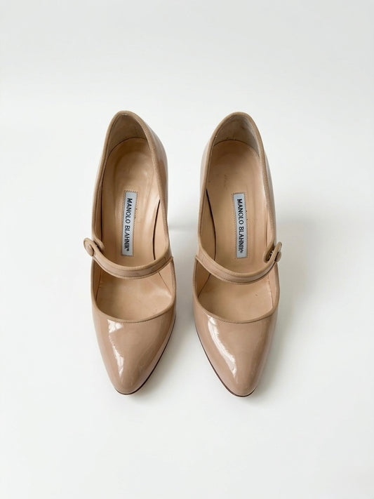 Manolo Blahnik Iconic Beige Patent Leather Mary Jane Curve Heels (36.5 IT)