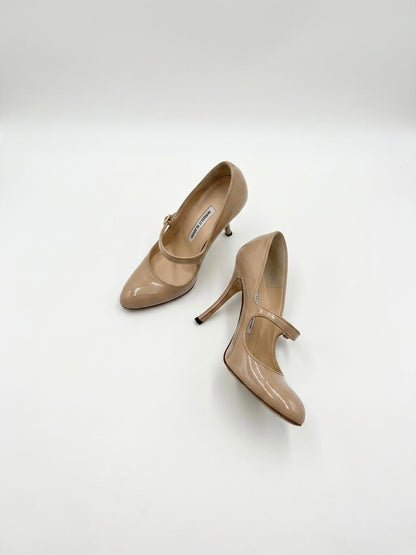 Manolo Blahnik Iconic Beige Patent Leather Mary Jane Curve Heels (36.5 IT)