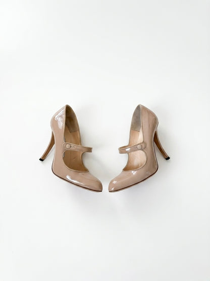 Manolo Blahnik Iconic Beige Patent Leather Mary Jane Curve Heels (36.5 IT)