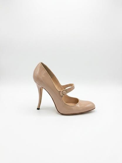 Manolo Blahnik Iconic Beige Patent Leather Mary Jane Curve Heels (36.5 IT)